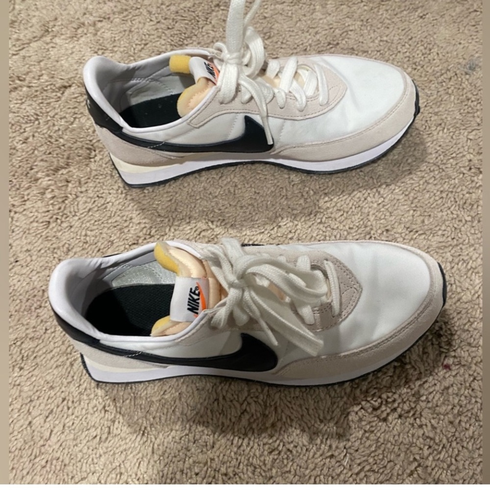 Nike✨Waffle Trainers. Price is firm no offers